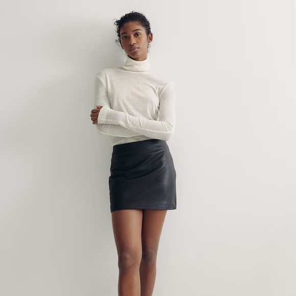 H&M faux leather mini skirt - Picture 1 of 5
